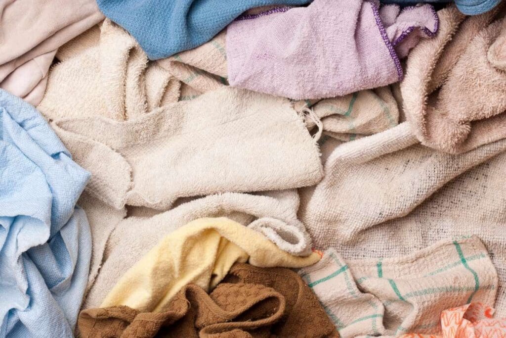 Pile of assorted dish rags.